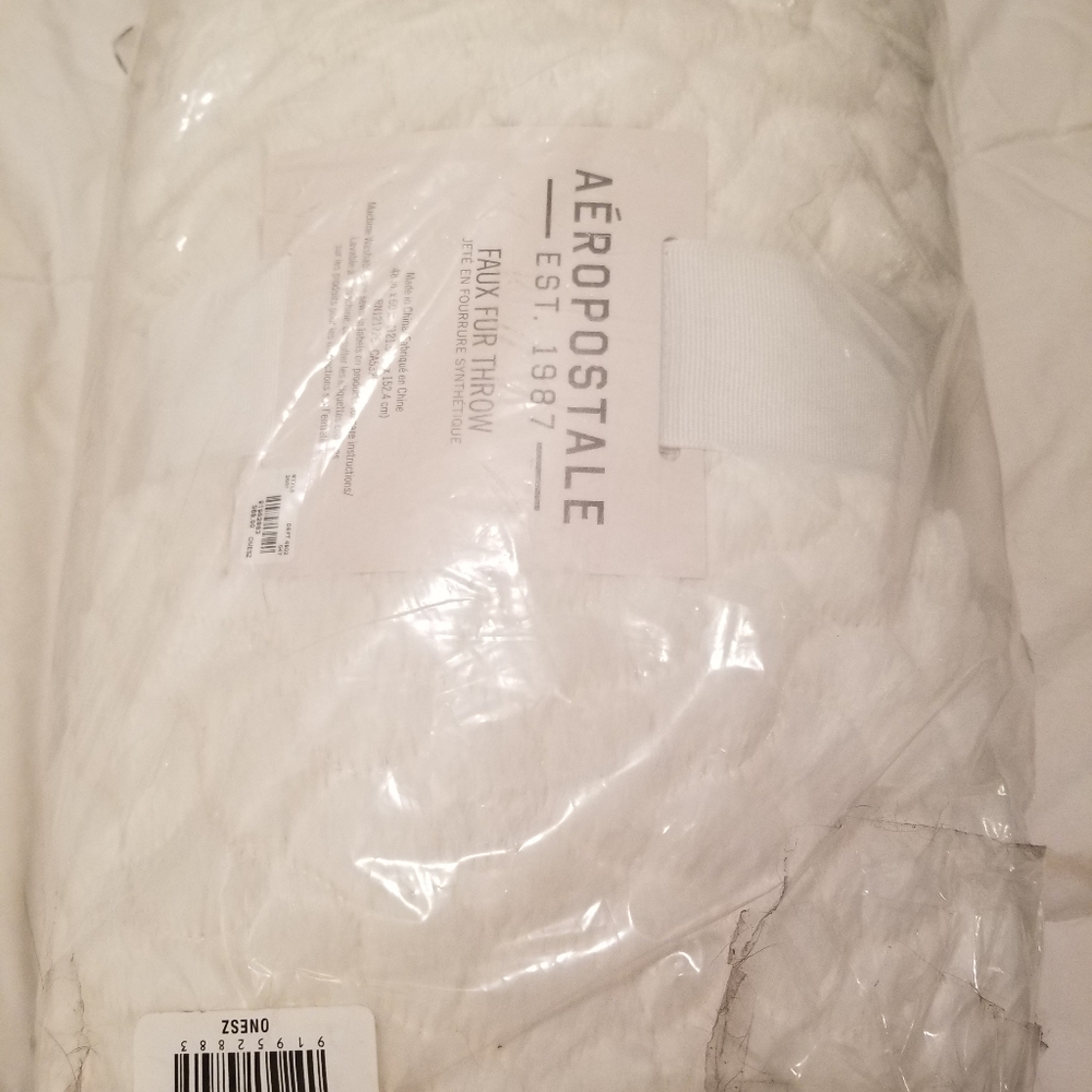 FAUX FUR THROW